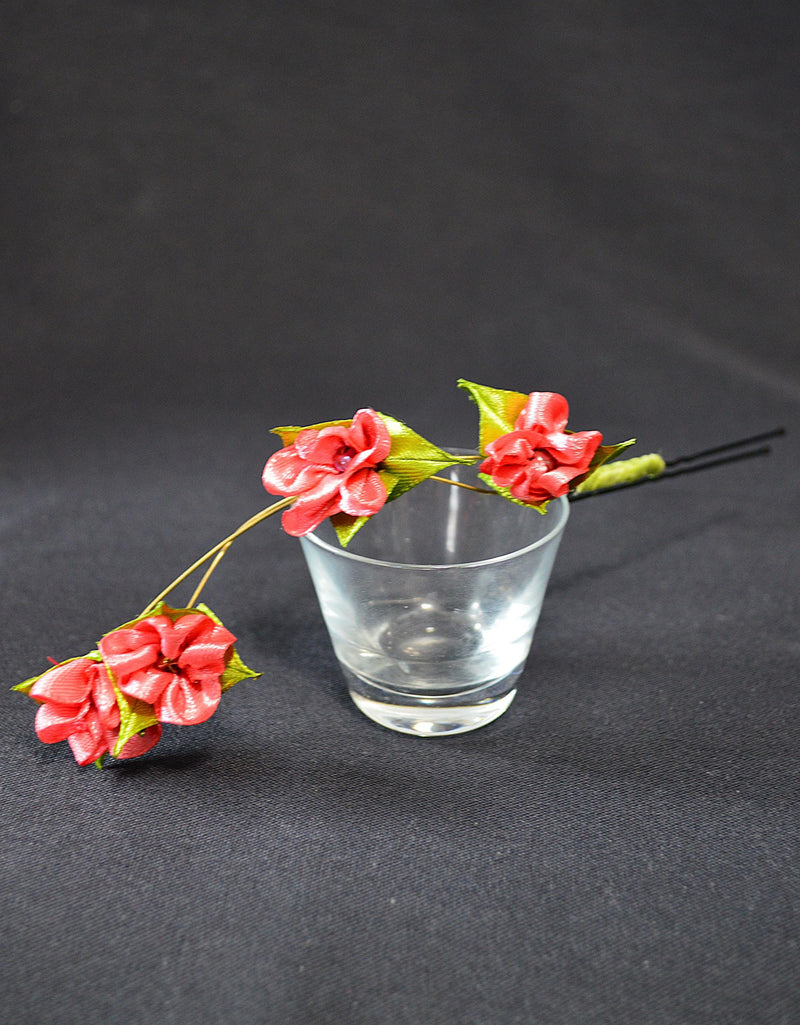 Handcrafted Kanzashi Hairpin with Blossom Floral Design